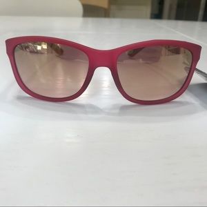 NWT Foster Grant SHAPE sunglasses